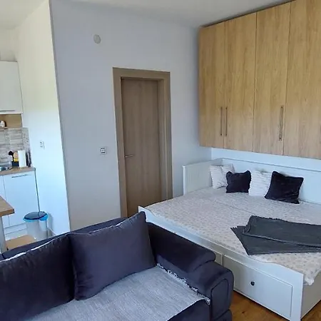 Suri 5 Apartment *
