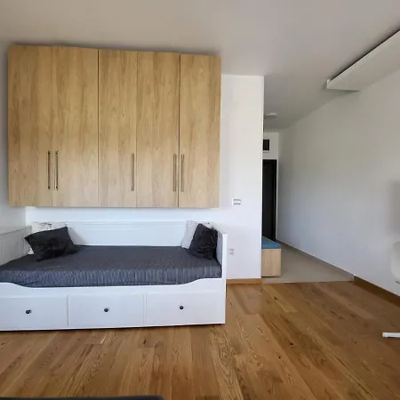 Suri 5 * Zlatibor